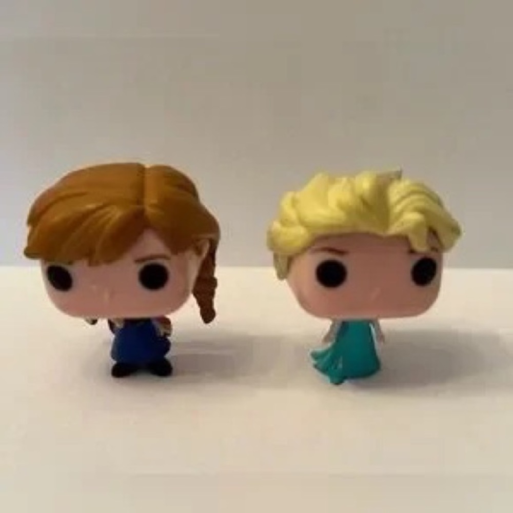 Funko Pop! Anna & Elsa Vinyl Figures - Blue & Teal Dresses